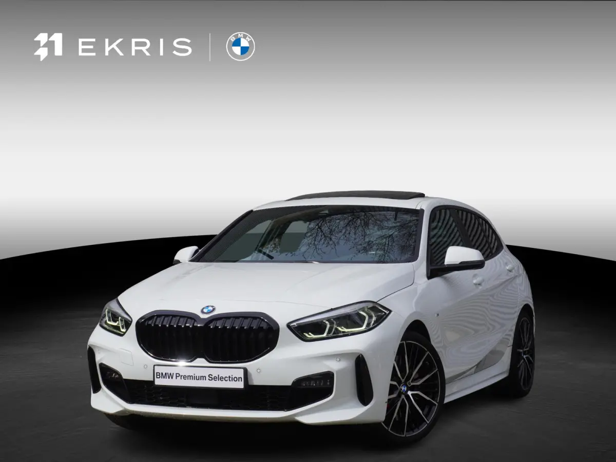 120i Model M Sport | High Executive | 19 inch LM M Dubbelspaak (Styling 552 M) | Glazen panoramadak | HiFi System