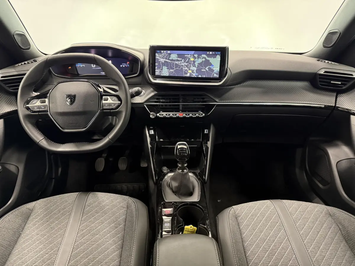 1.2 PureTech 100 Allure Navigatie Apple Carplay/Android Auto Parkeersensoren Cruise Control Full LED Virtual Cockpit Climate Control Lichtmetalen velgen