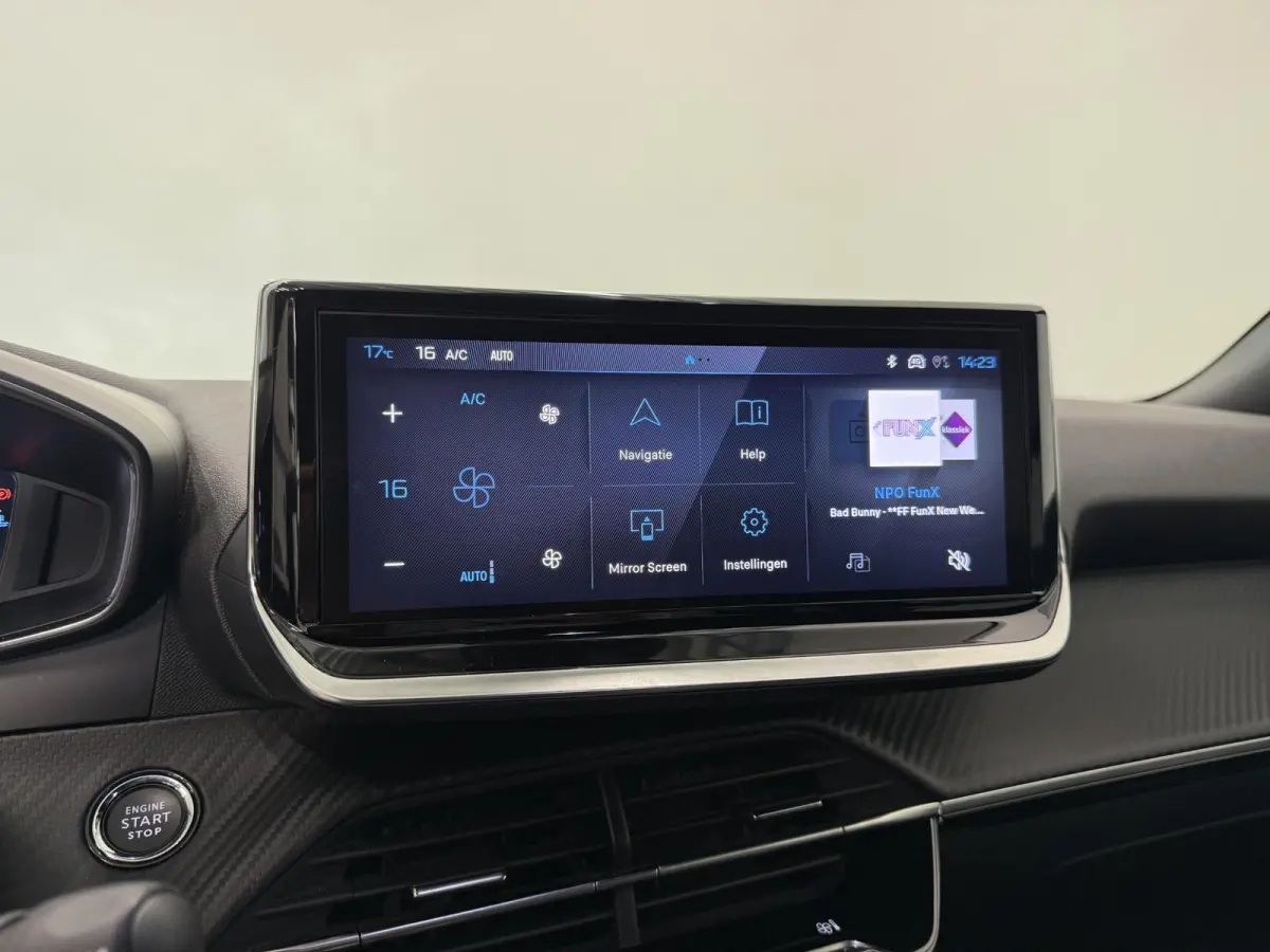 1.2 PureTech 100 Allure Navigatie Apple Carplay/Android Auto Parkeersensoren Cruise Control Full LED Virtual Cockpit Climate Control Lichtmetalen velgen