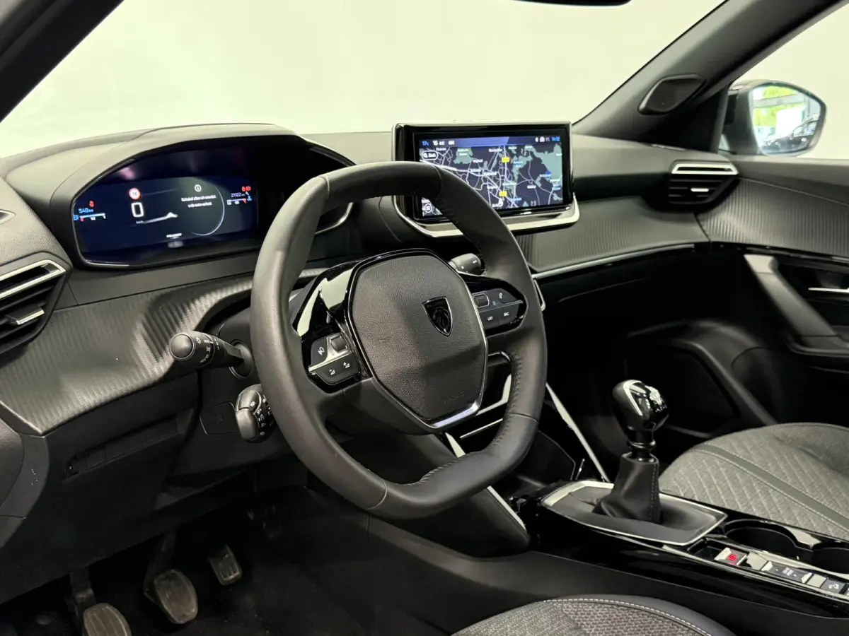 1.2 PureTech 100 Allure Navigatie Apple Carplay/Android Auto Parkeersensoren Cruise Control Full LED Virtual Cockpit Climate Control Lichtmetalen velgen