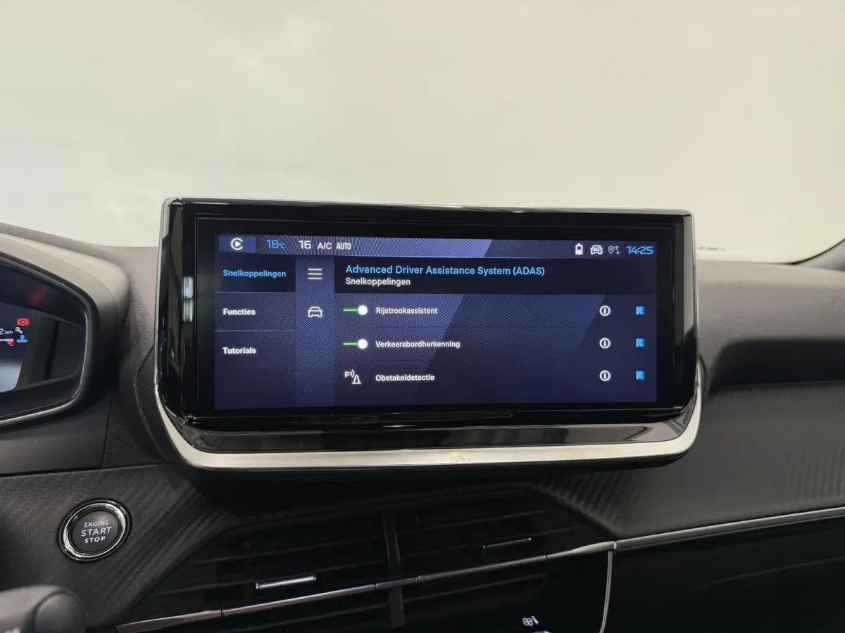 1.2 PureTech 100 Allure Navigatie Apple Carplay/Android Auto Parkeersensoren Cruise Control Full LED Virtual Cockpit Climate Control Lichtmetalen velgen