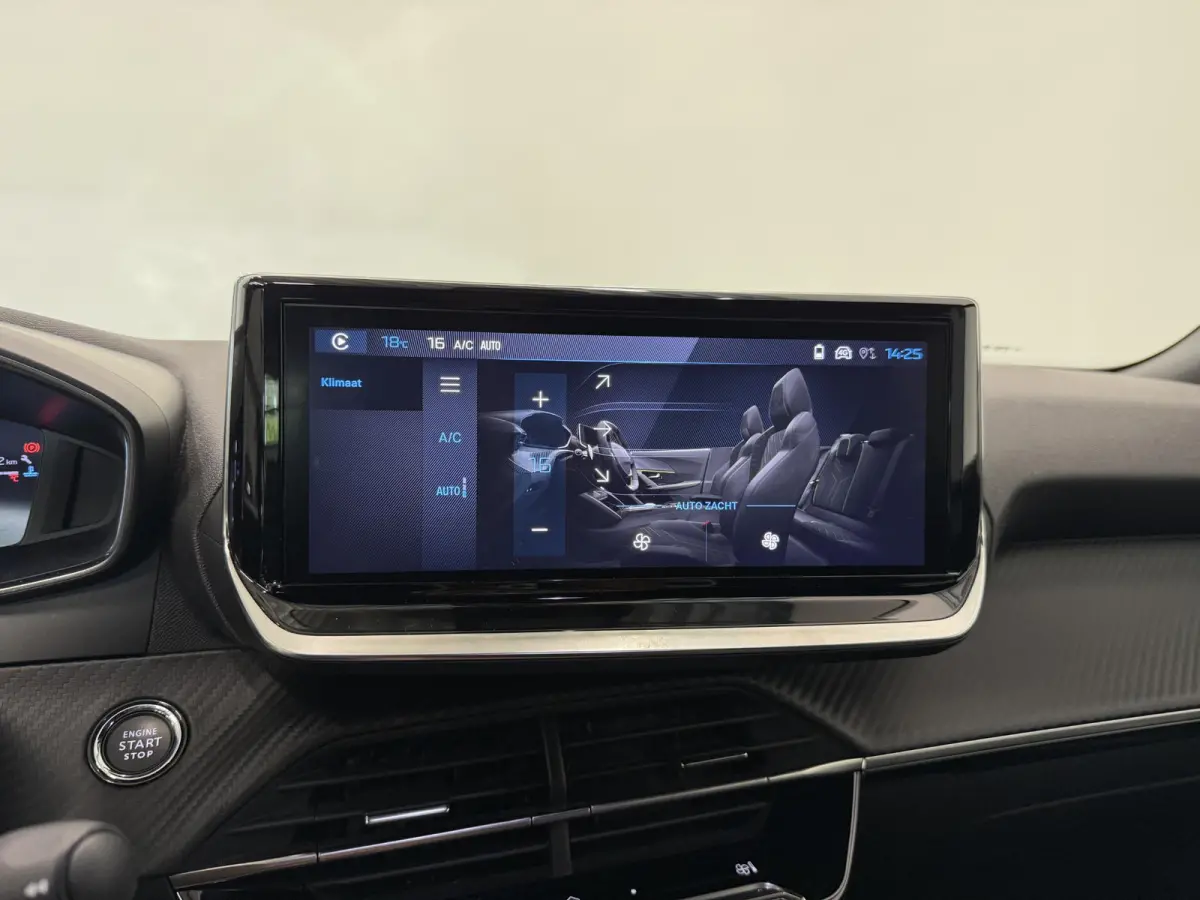 1.2 PureTech 100 Allure Navigatie Apple Carplay/Android Auto Parkeersensoren Cruise Control Full LED Virtual Cockpit Climate Control Lichtmetalen velgen