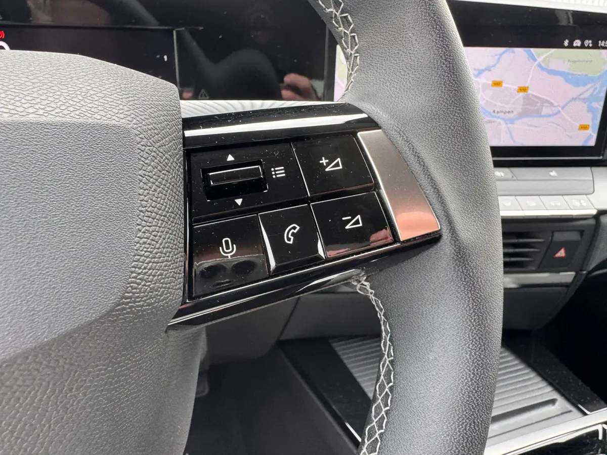 1.2 Turbo Business Edition 130PK | Camera | Navigatie | Stoel/stuurverwarming | Cruise Control | | Airco (automatisch) | DAB ontvanger | Dak in carrosseriekleur