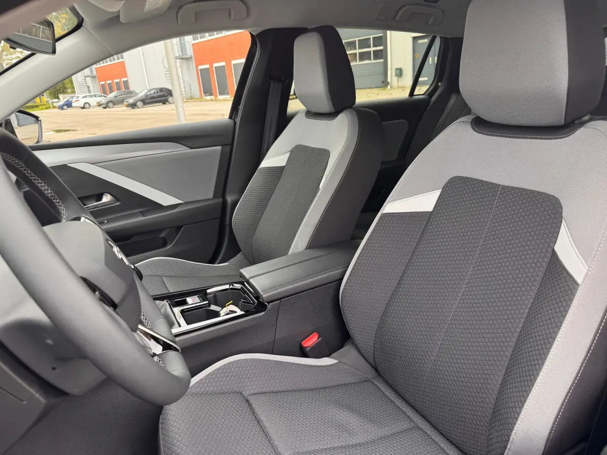 1.2 Turbo Business Edition 130PK | Camera | Navigatie | Stoel/stuurverwarming | Cruise Control | | Airco (automatisch) | DAB ontvanger | Dak in carrosseriekleur