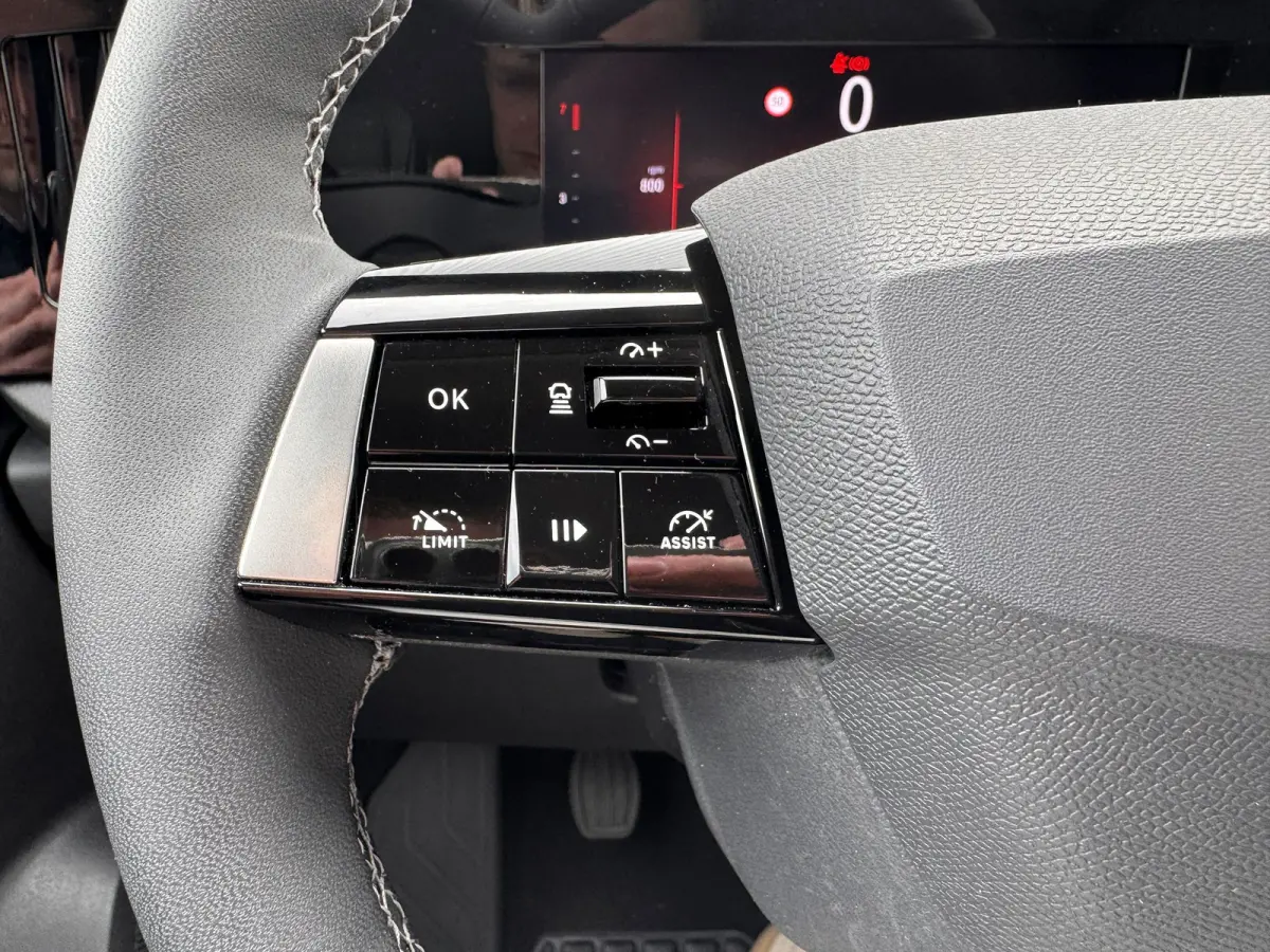 1.2 Turbo Business Edition 130PK | Camera | Navigatie | Stoel/stuurverwarming | Cruise Control | | Airco (automatisch) | DAB ontvanger | Dak in carrosseriekleur