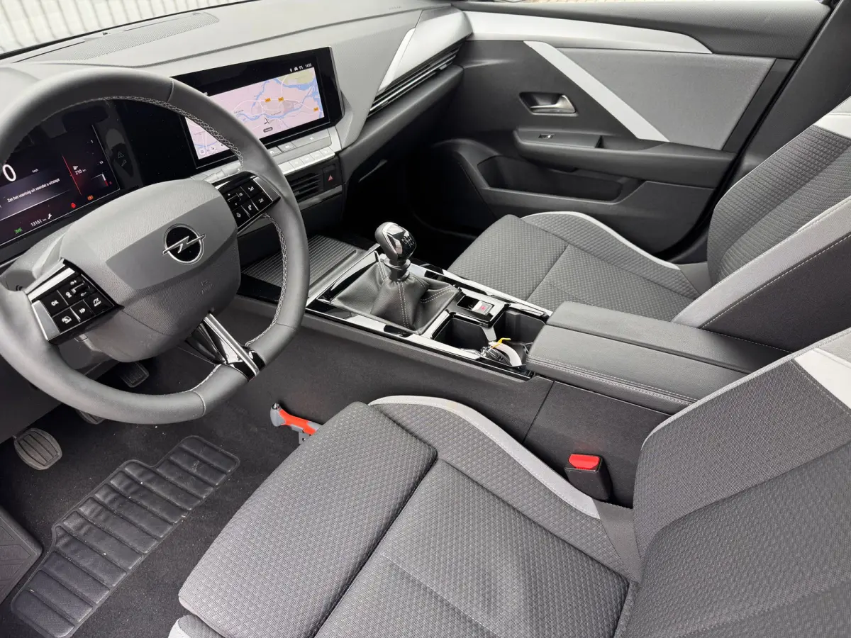 1.2 Turbo Business Edition 130PK | Camera | Navigatie | Stoel/stuurverwarming | Cruise Control | | Airco (automatisch) | DAB ontvanger | Dak in carrosseriekleur