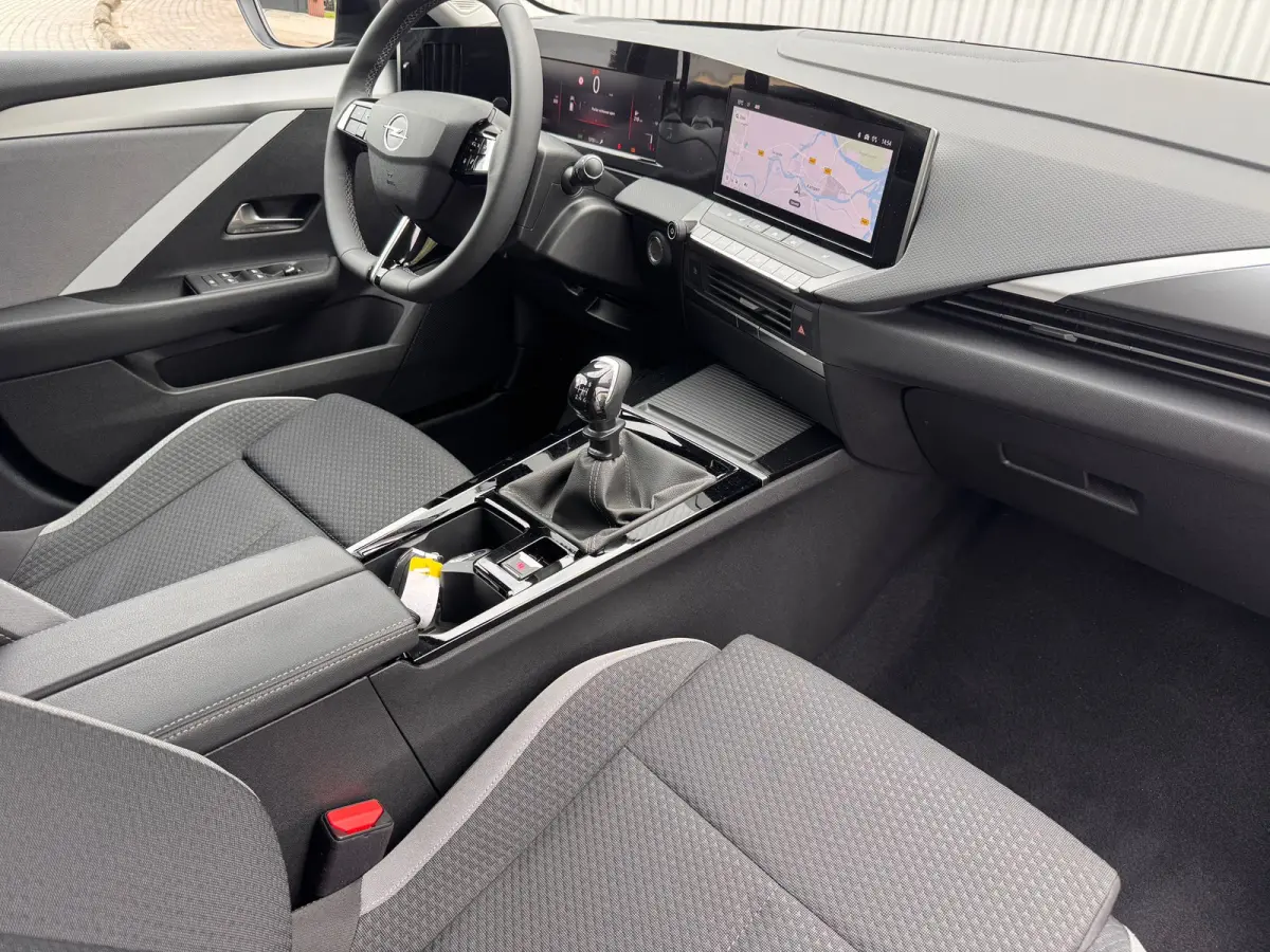 1.2 Turbo Business Edition 130PK | Camera | Navigatie | Stoel/stuurverwarming | Cruise Control | | Airco (automatisch) | DAB ontvanger | Dak in carrosseriekleur