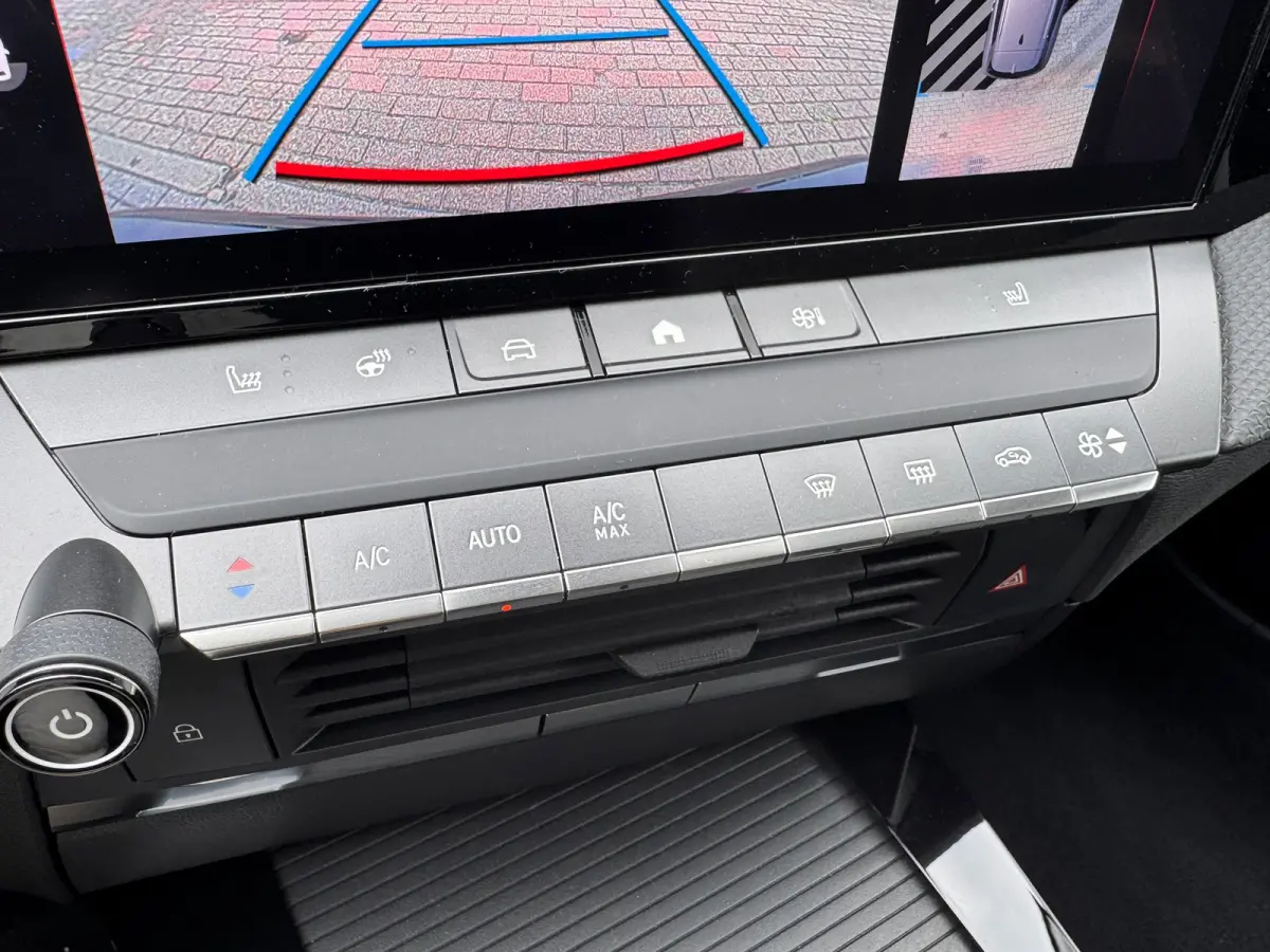 1.2 Turbo Business Edition 130PK | Camera | Navigatie | Stoel/stuurverwarming | Cruise Control | | Airco (automatisch) | DAB ontvanger | Dak in carrosseriekleur