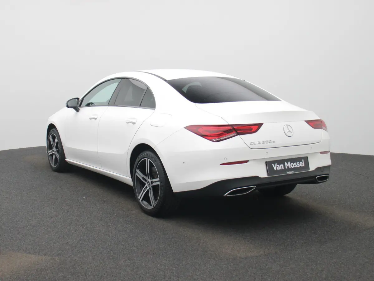 250 e | LEDER | NAVIGATIE | STOELVERWARMING | CRUISE CONTROL | BLUETOOTH | CLIMATE CONTROL |