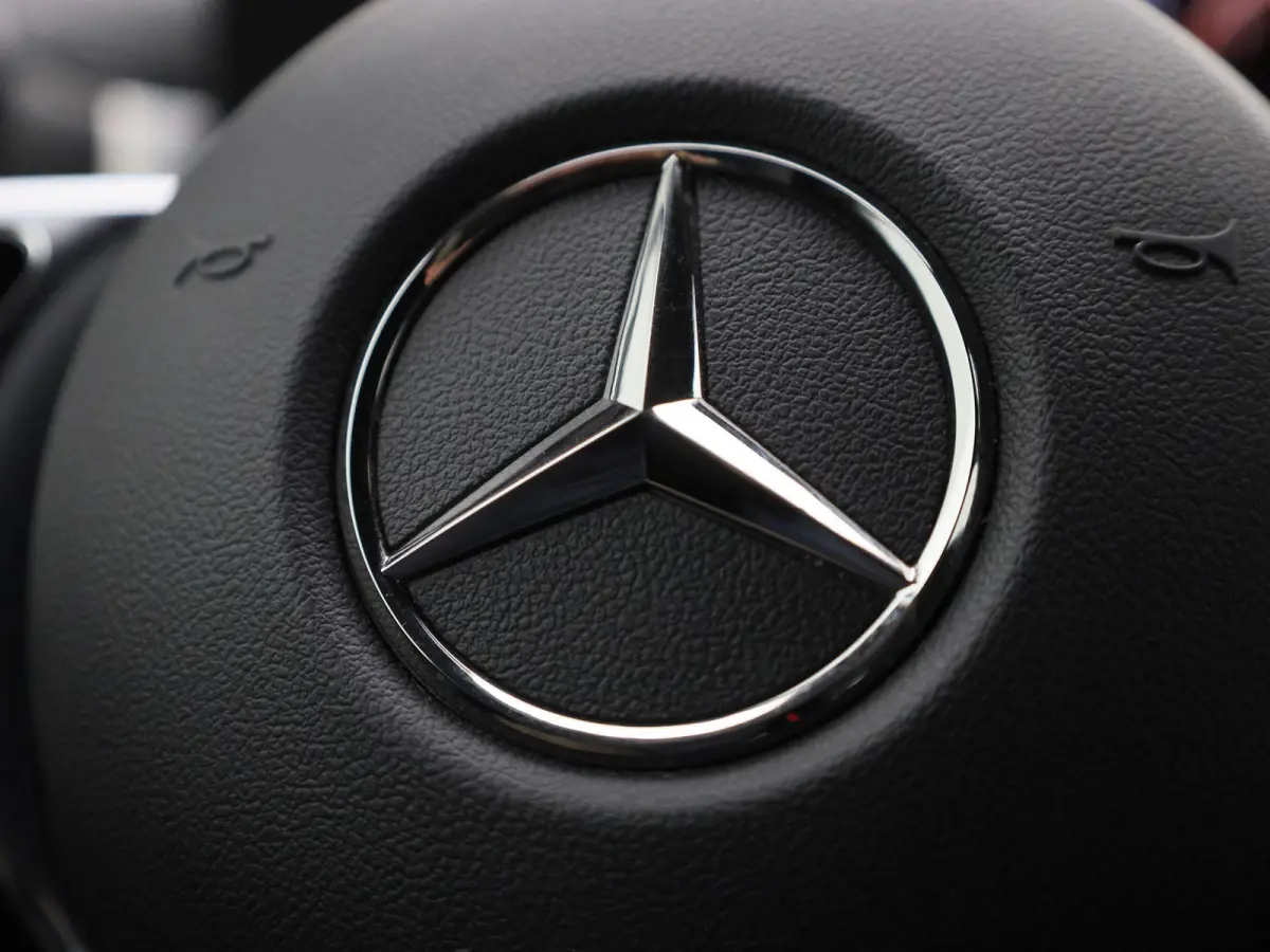 250 e | LEDER | NAVIGATIE | STOELVERWARMING | CRUISE CONTROL | BLUETOOTH | CLIMATE CONTROL |