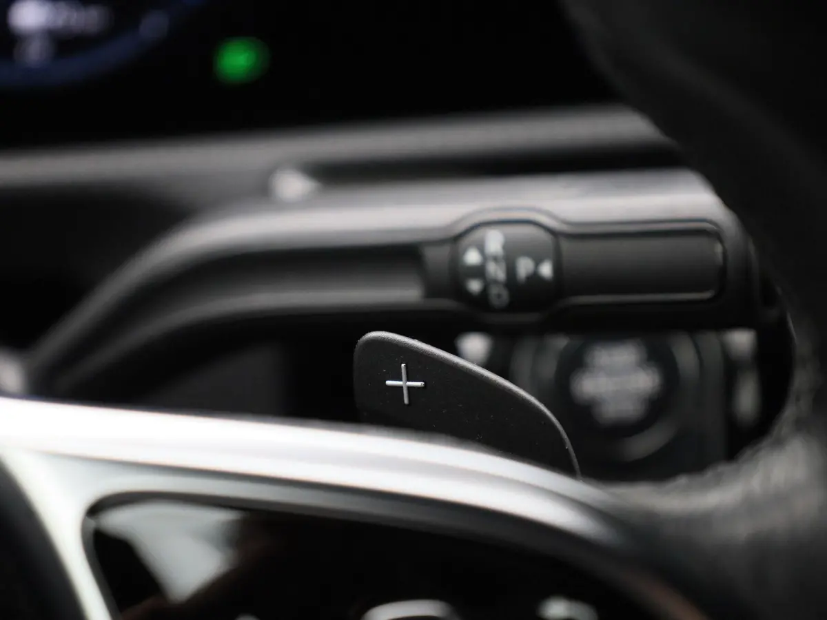 250 e | LEDER | NAVIGATIE | STOELVERWARMING | CRUISE CONTROL | BLUETOOTH | CLIMATE CONTROL |