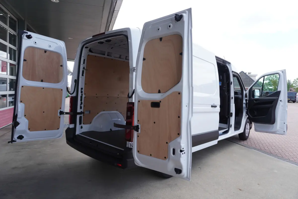 T35 2.0 dCi 150PK L3H2 nr. V004 | Airco | Cruise | Betimmering laadruimte