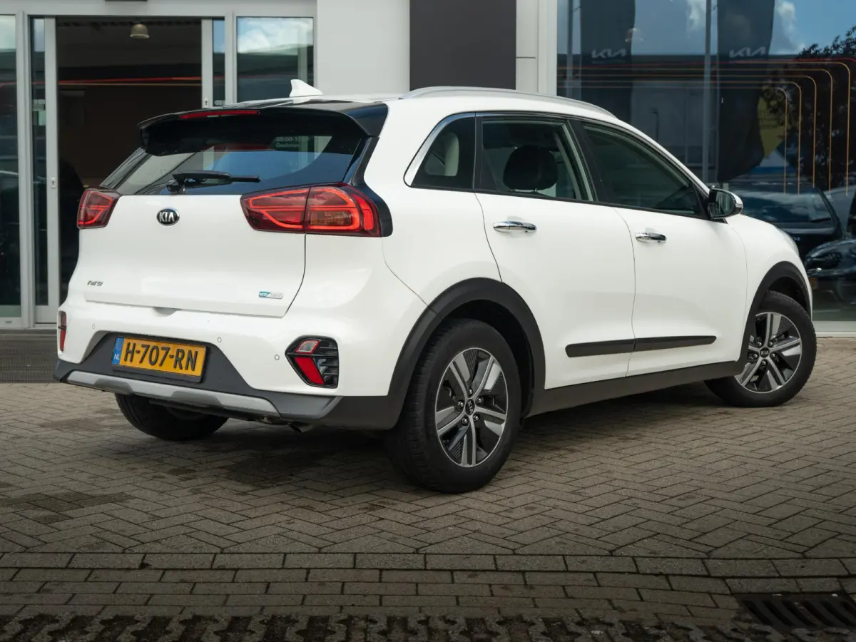 1.6 GDi Hybrid DynamicLine | Dealeronderhouden NL auto | Cruise control adaptief | Navigatie | achteruitrijcamera | Carplay | Parkeersensoren achter