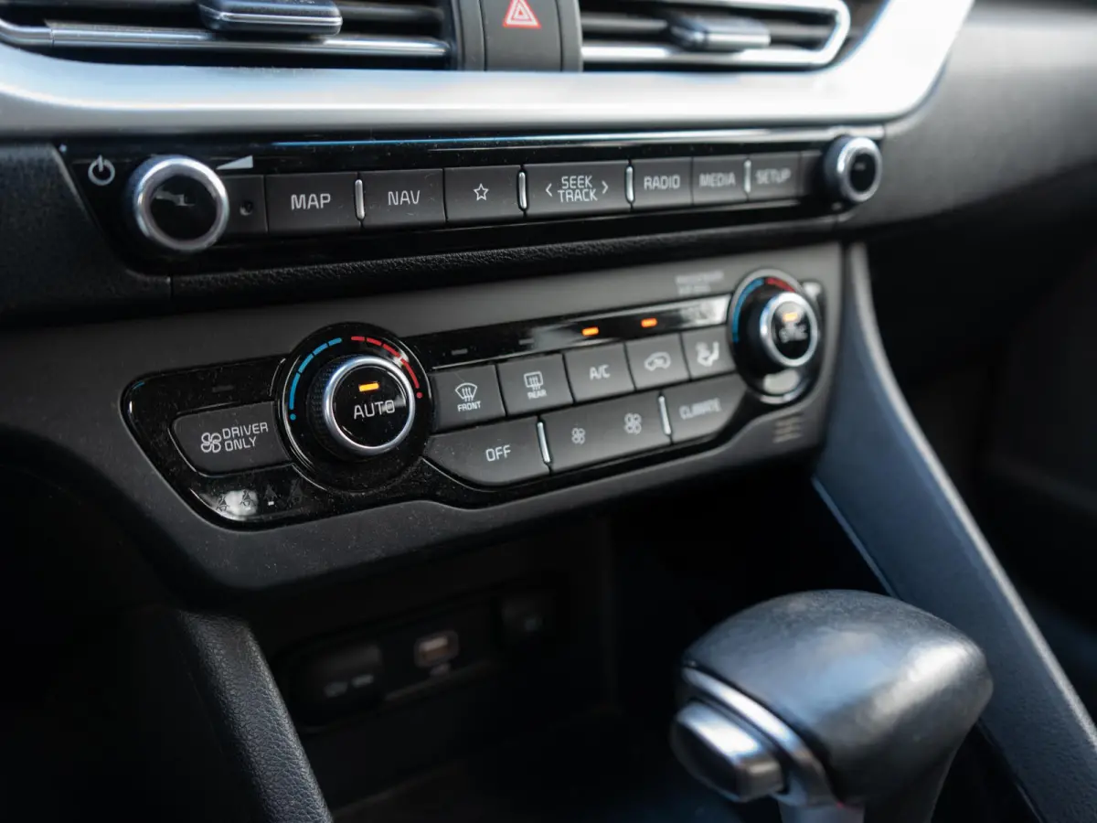 1.6 GDi Hybrid DynamicLine | Dealeronderhouden NL auto | Cruise control adaptief | Navigatie | achteruitrijcamera | Carplay | Parkeersensoren achter