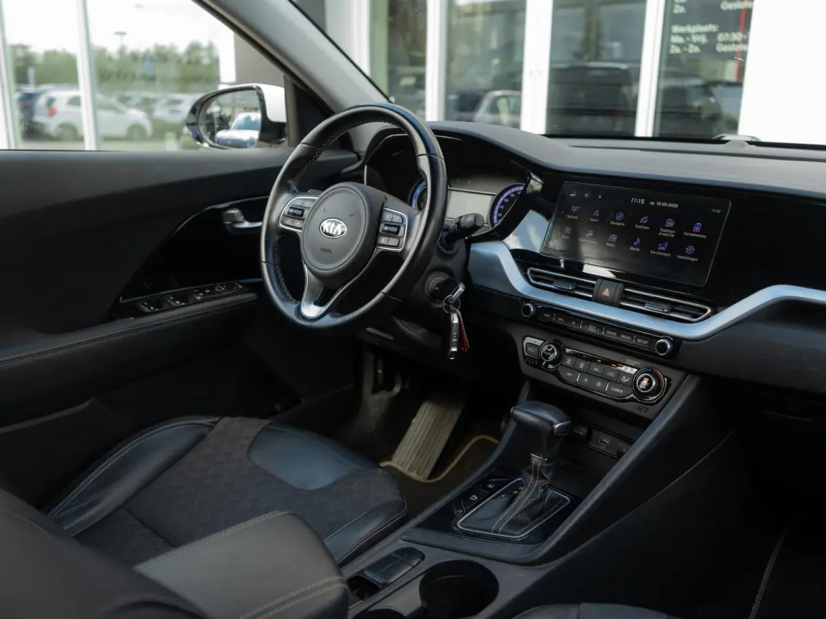 1.6 GDi Hybrid DynamicLine | Dealeronderhouden NL auto | Cruise control adaptief | Navigatie | achteruitrijcamera | Carplay | Parkeersensoren achter