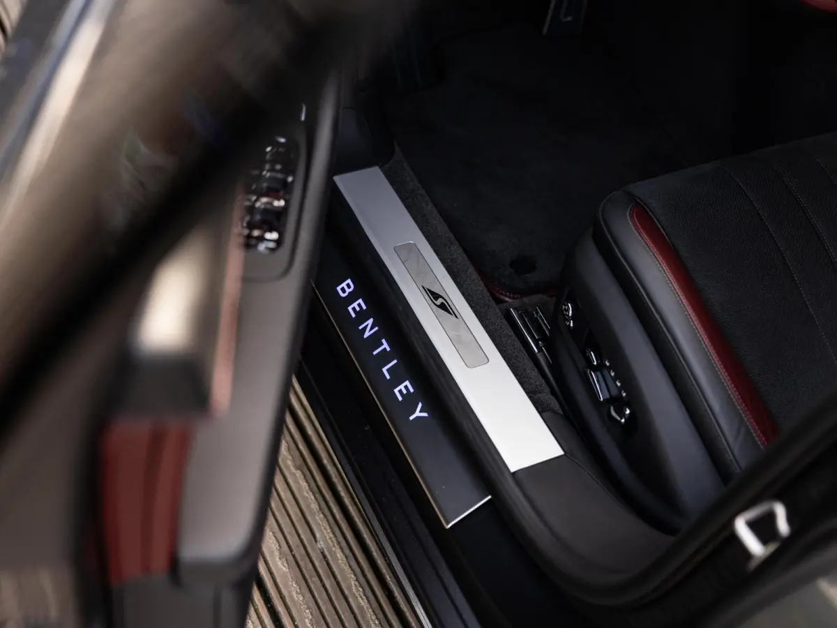 2.9 V6 Hybrid S | TOURING PAKKET | BANG & OLUFSEN | ADAPTIEVE CRUISE CONTROL | BLACK PACK | STOELVENTILATIE | STOELMASSAGE | PANORAMA/SCHUIF-KANTELDAK | LUCHTVERING | SPORTUITLAAT | 360 CAME