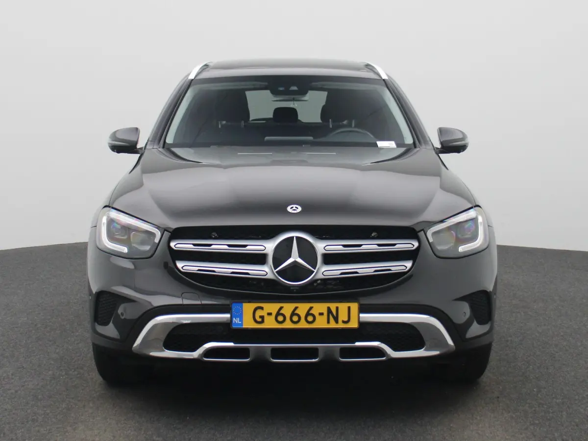 300 4MATIC Premium Plus | Apple Carplay/Android Auto | Luchtvering | Panoramadak | Burmester | Stoelverwarming | Sfeerverlichting | Camera | Parkeersensoren |