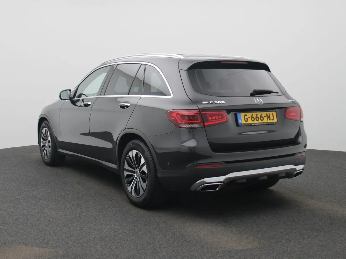 300 4MATIC Premium Plus | Apple Carplay/Android Auto | Luchtvering | Panoramadak | Burmester | Stoelverwarming | Sfeerverlichting | Camera | Parkeersensoren |