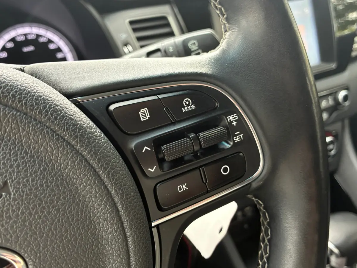 1.6 GDi Hybrid BusinessLine | Camera + Carplay + Stuur/Stoel vrw. Nu €10.975,-!!