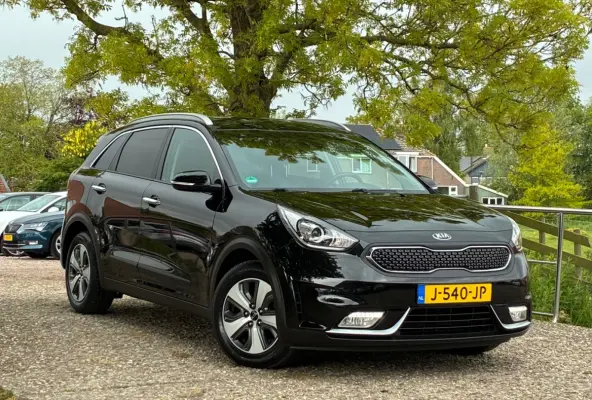 1.6 GDi Hybrid BusinessLine | Camera + Carplay + Stuur/Stoel vrw. Nu €10.975,-!!