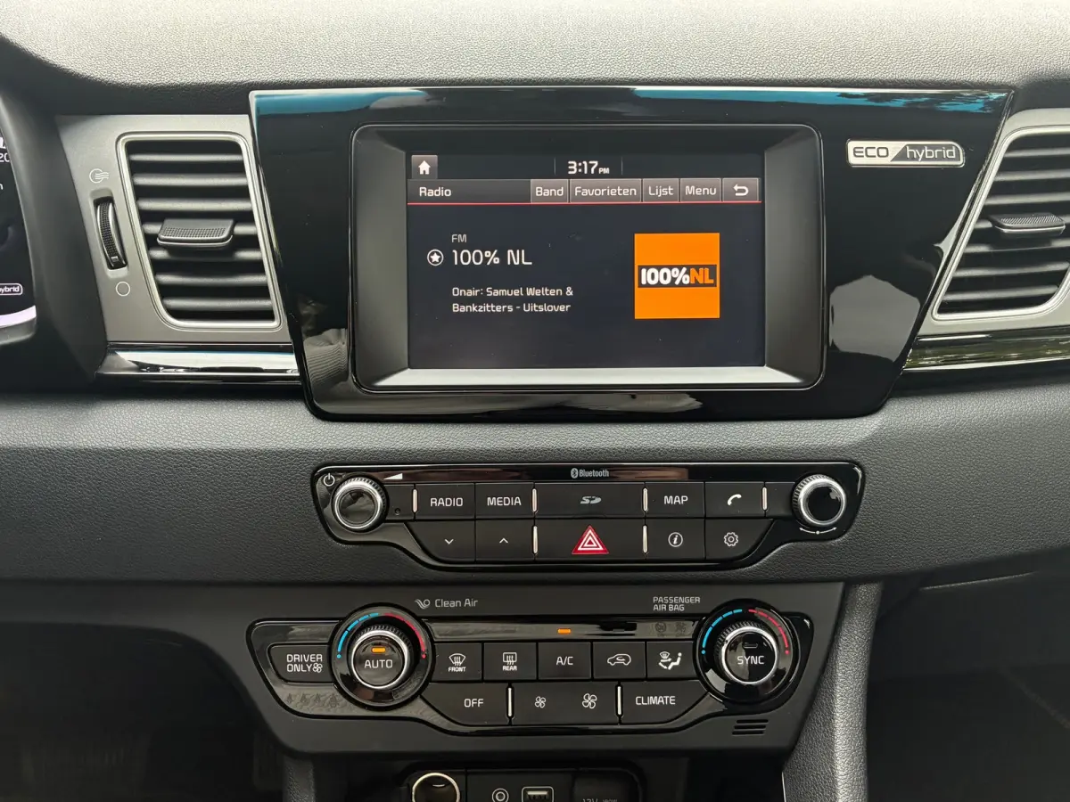 1.6 GDi Hybrid BusinessLine | Camera + Carplay + Stuur/Stoel vrw. Nu €10.975,-!!