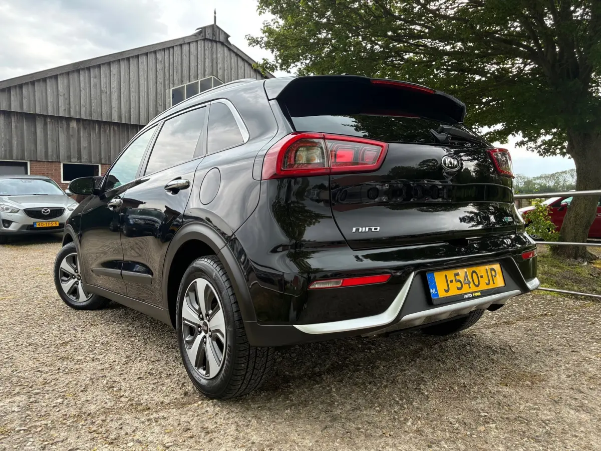 1.6 GDi Hybrid BusinessLine | Camera + Carplay + Stuur/Stoel vrw. Nu €10.975,-!!
