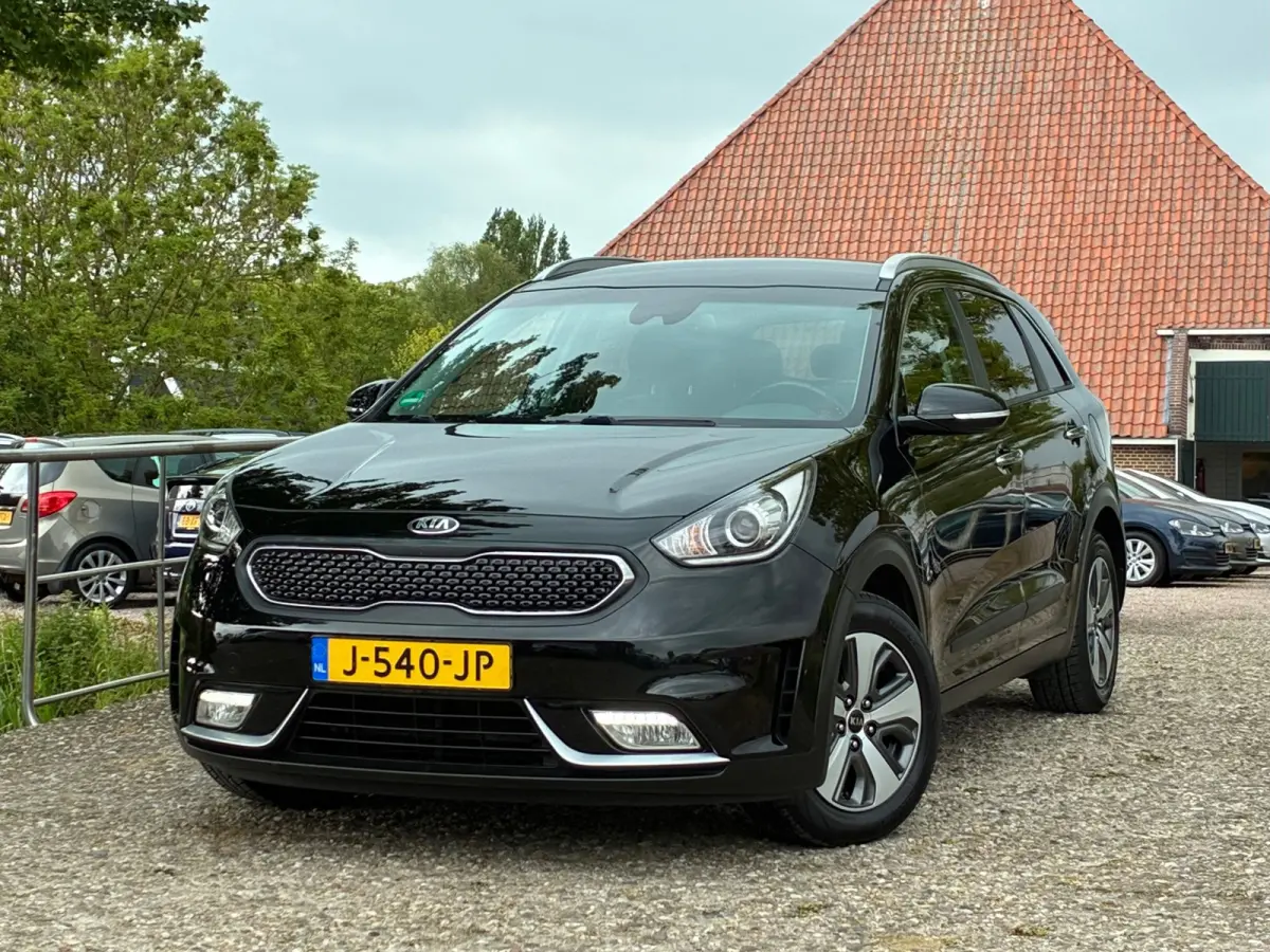 1.6 GDi Hybrid BusinessLine | Camera + Carplay + Stuur/Stoel vrw. Nu €10.975,-!!