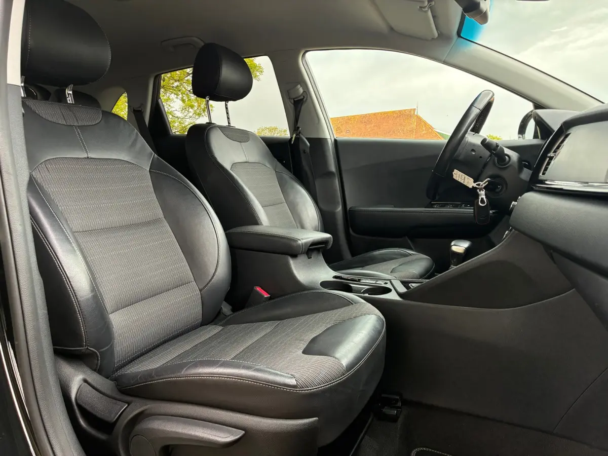 1.6 GDi Hybrid BusinessLine | Camera + Carplay + Stuur/Stoel vrw. Nu €10.975,-!!