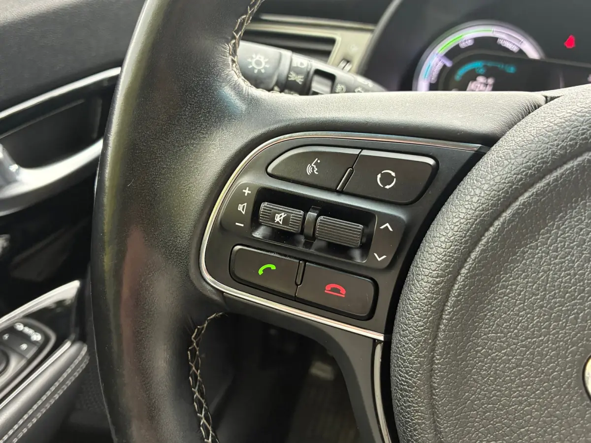 1.6 GDi Hybrid BusinessLine | Camera + Carplay + Stuur/Stoel vrw. Nu €10.975,-!!