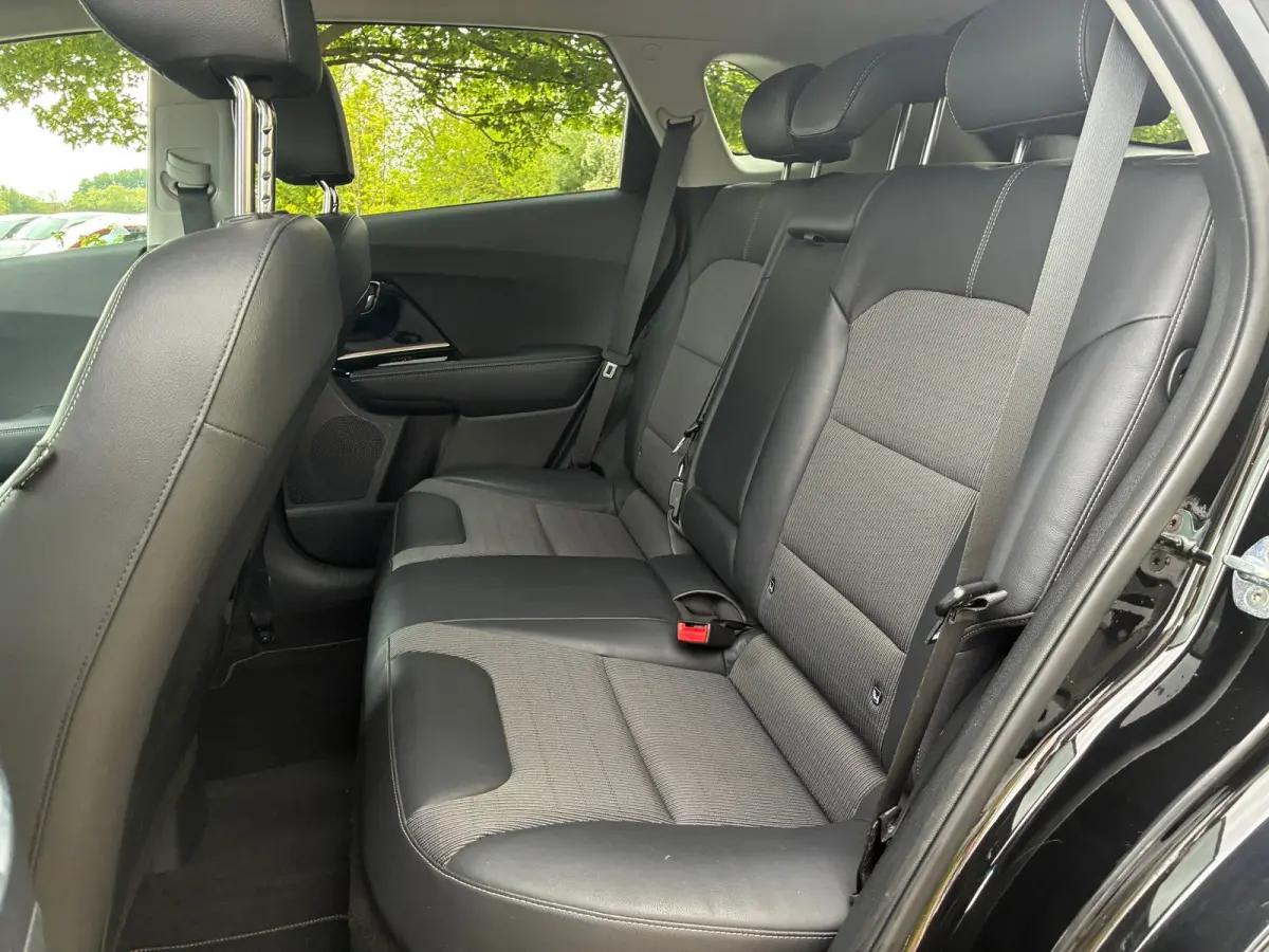 1.6 GDi Hybrid BusinessLine | Camera + Carplay + Stuur/Stoel vrw. Nu €10.975,-!!