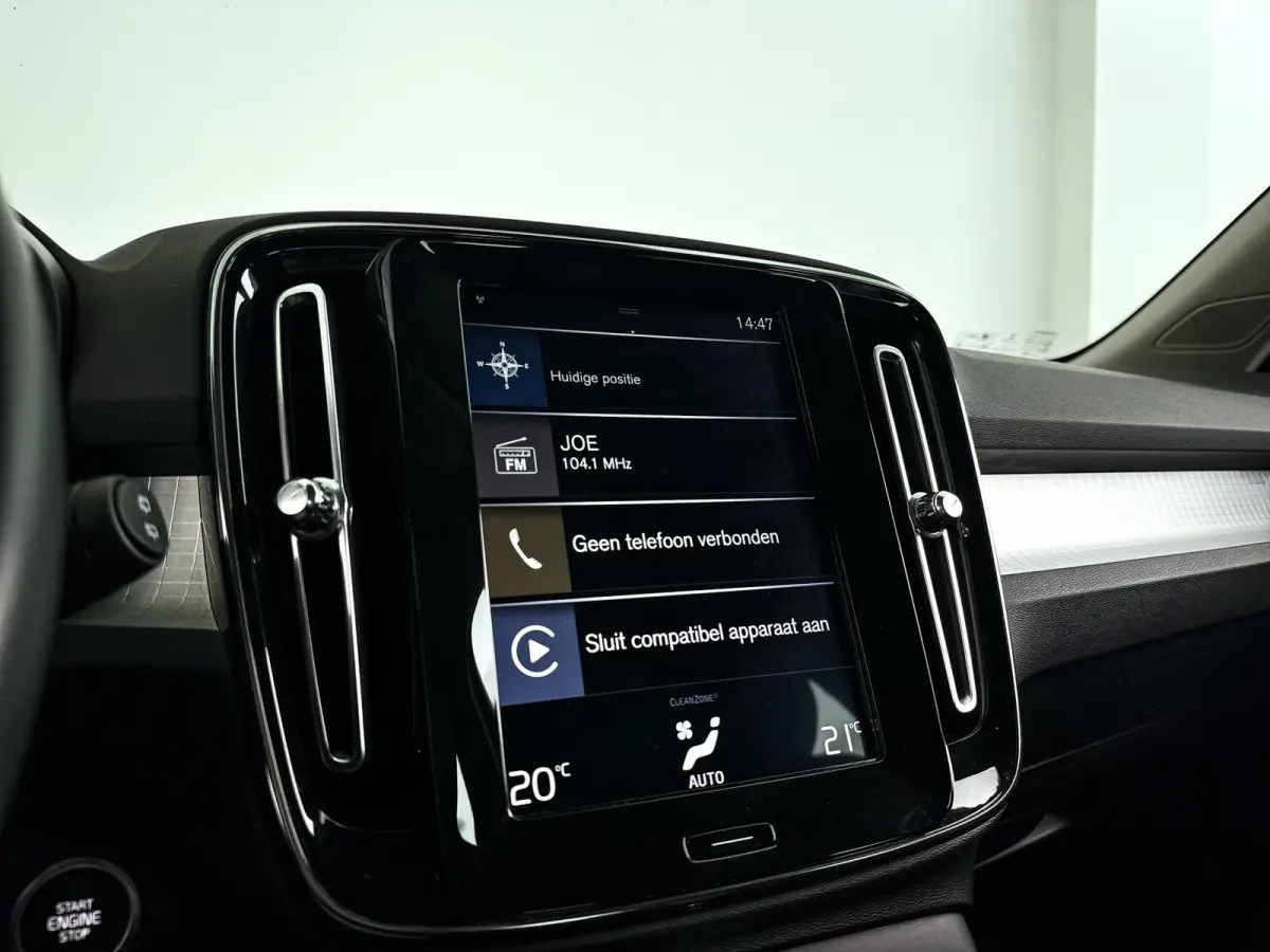 T4 AWD Momentum | Parkeercamera | Harman Kardon | Stoelverwarming | Carplay
