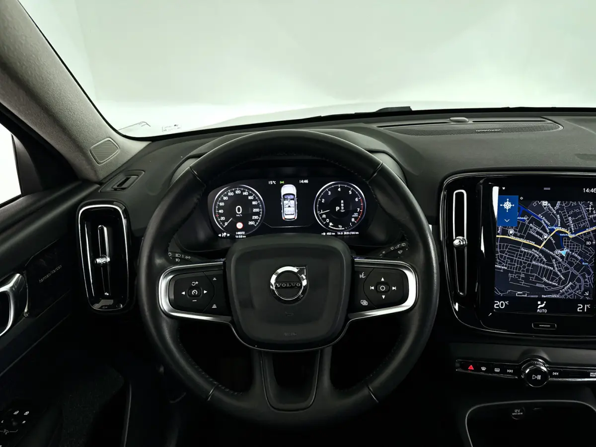 T4 AWD Momentum | Parkeercamera | Harman Kardon | Stoelverwarming | Carplay
