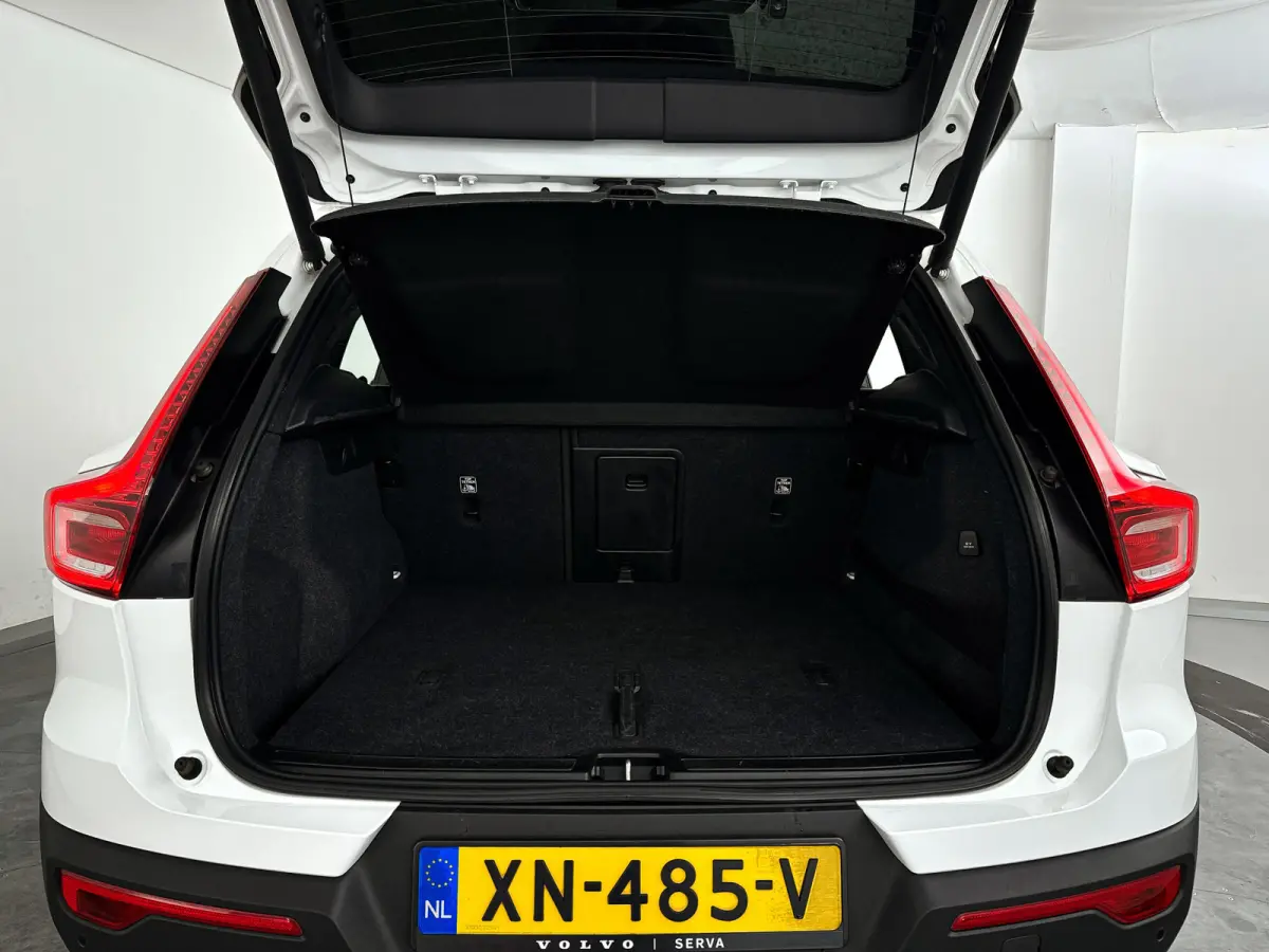 T4 AWD Momentum | Parkeercamera | Harman Kardon | Stoelverwarming | Carplay