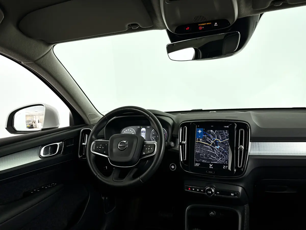 T4 AWD Momentum | Parkeercamera | Harman Kardon | Stoelverwarming | Carplay