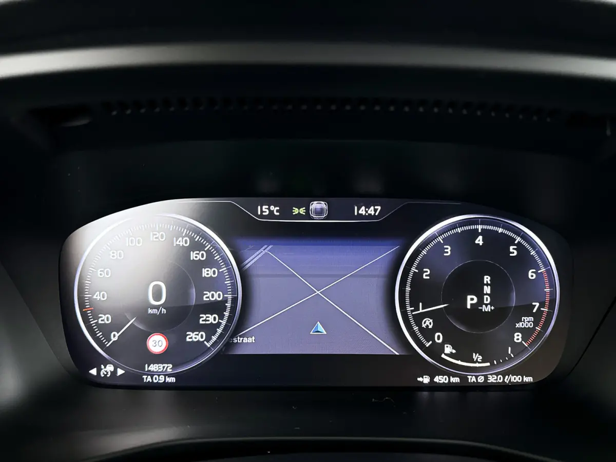 T4 AWD Momentum | Parkeercamera | Harman Kardon | Stoelverwarming | Carplay