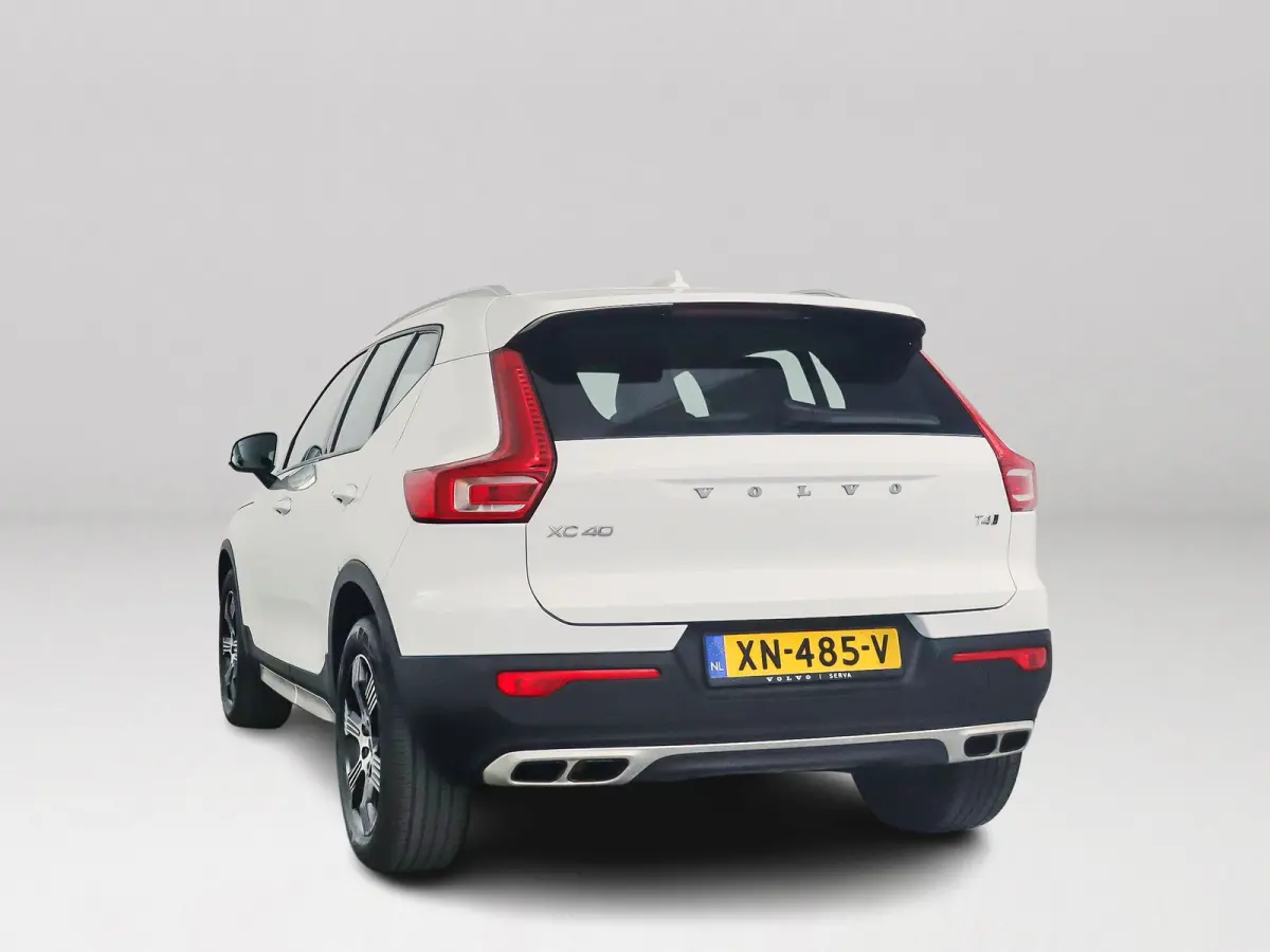 T4 AWD Momentum | Parkeercamera | Harman Kardon | Stoelverwarming | Carplay