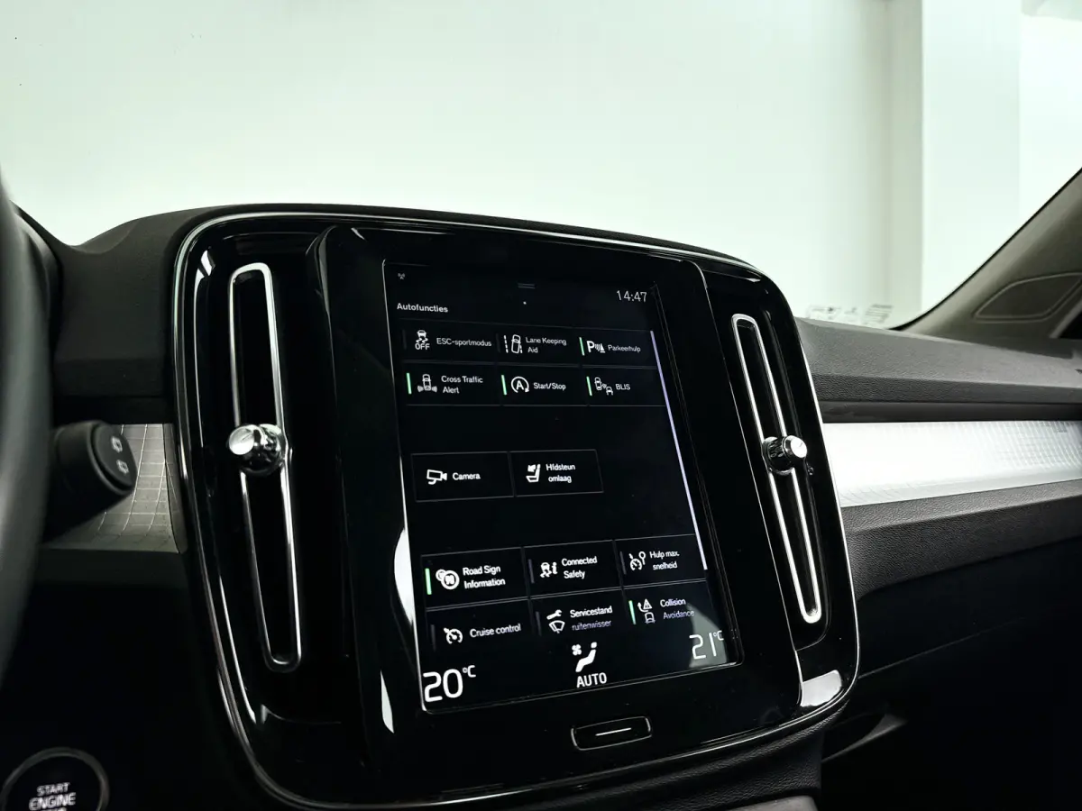 T4 AWD Momentum | Parkeercamera | Harman Kardon | Stoelverwarming | Carplay
