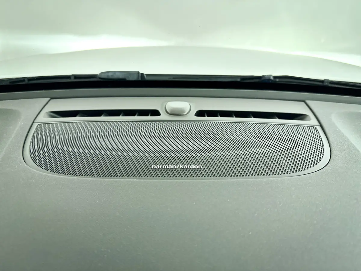 T4 AWD Momentum | Parkeercamera | Harman Kardon | Stoelverwarming | Carplay