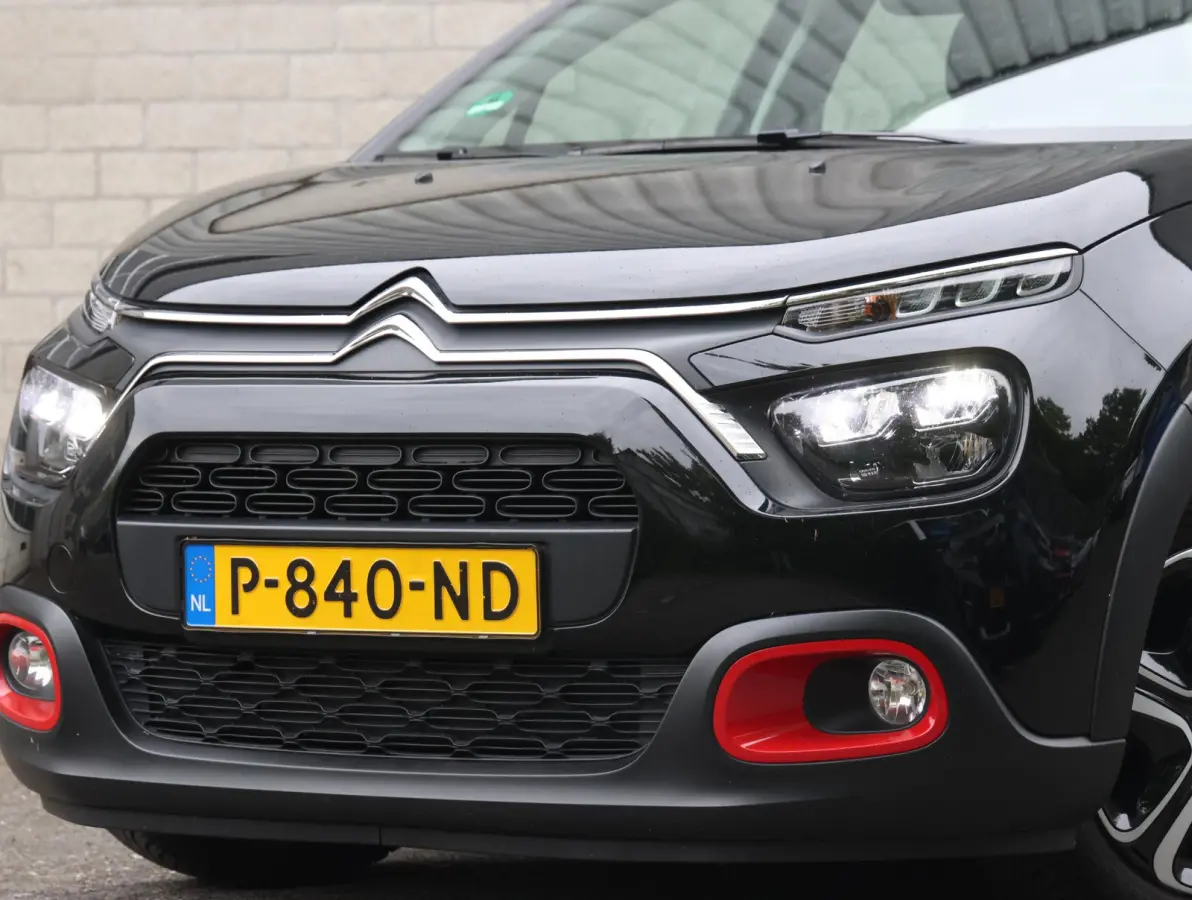 82pk Feel | Apple Carplay / Android Auto | Parkeersensoren | Climate Control