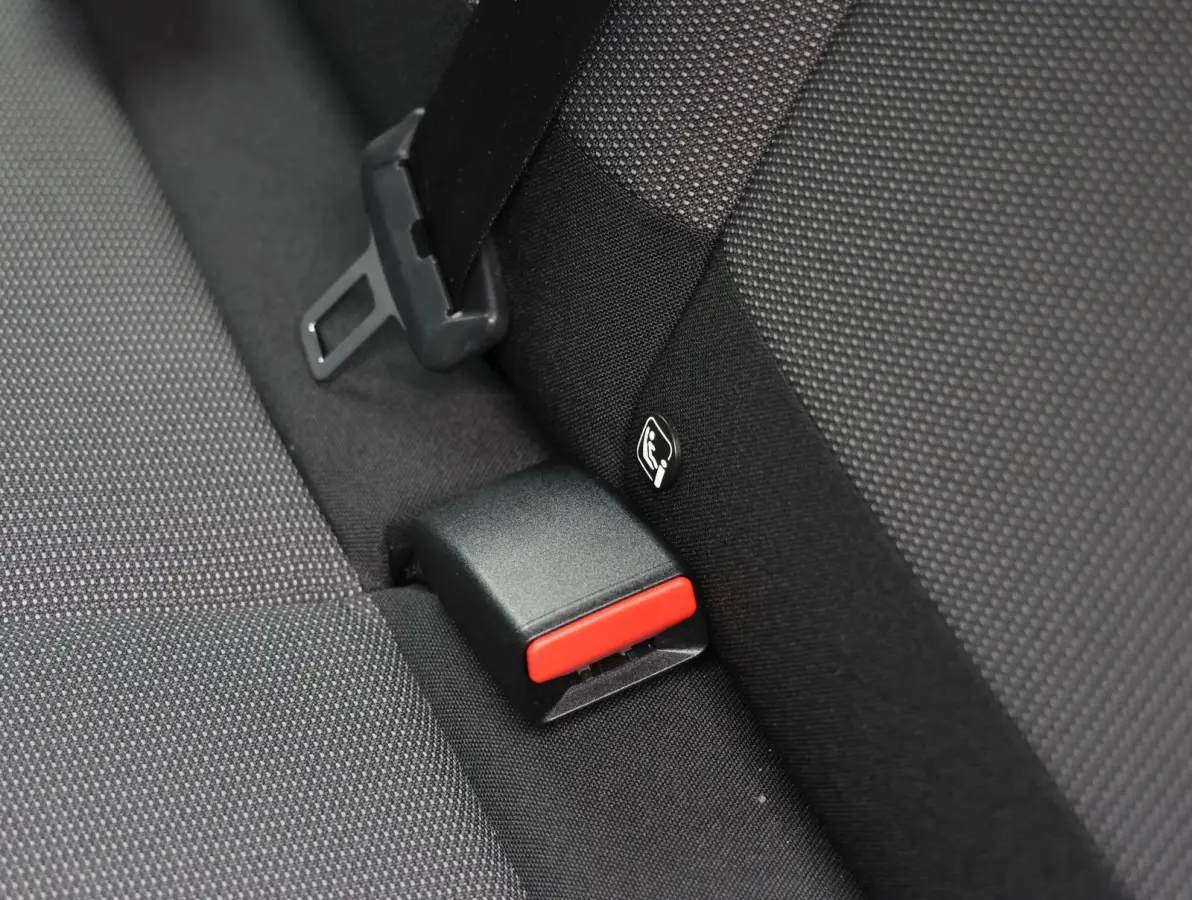 82pk Feel | Apple Carplay / Android Auto | Parkeersensoren | Climate Control