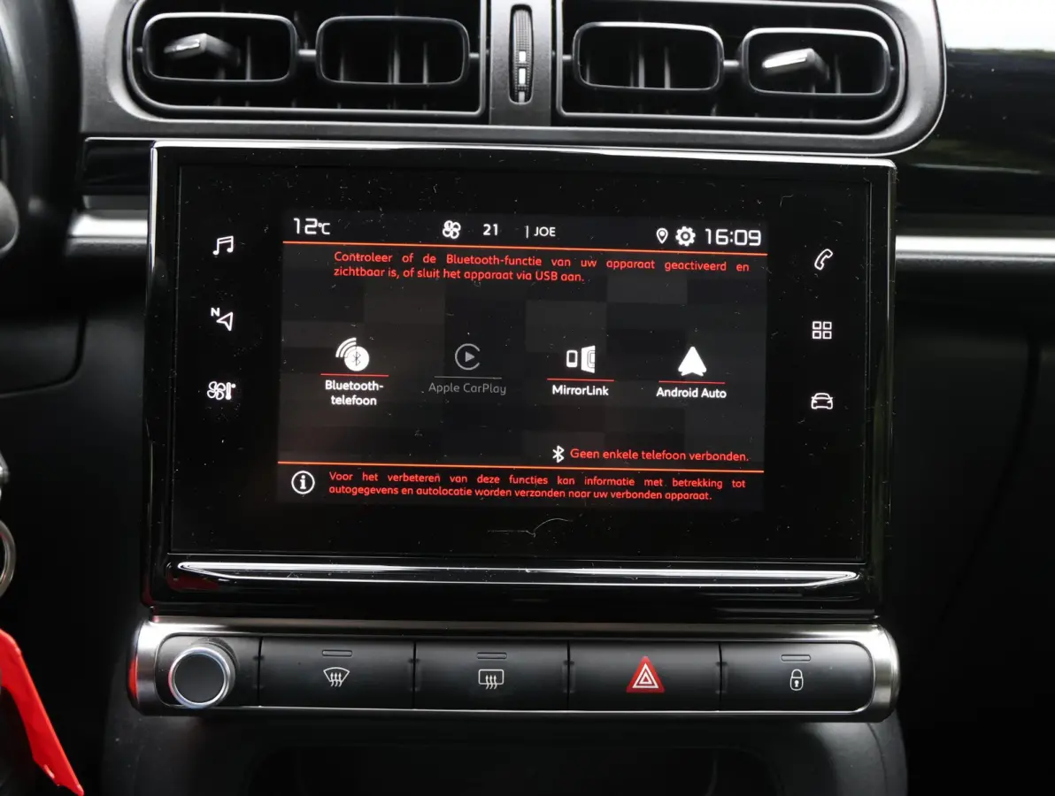 82pk Feel | Apple Carplay / Android Auto | Parkeersensoren | Climate Control