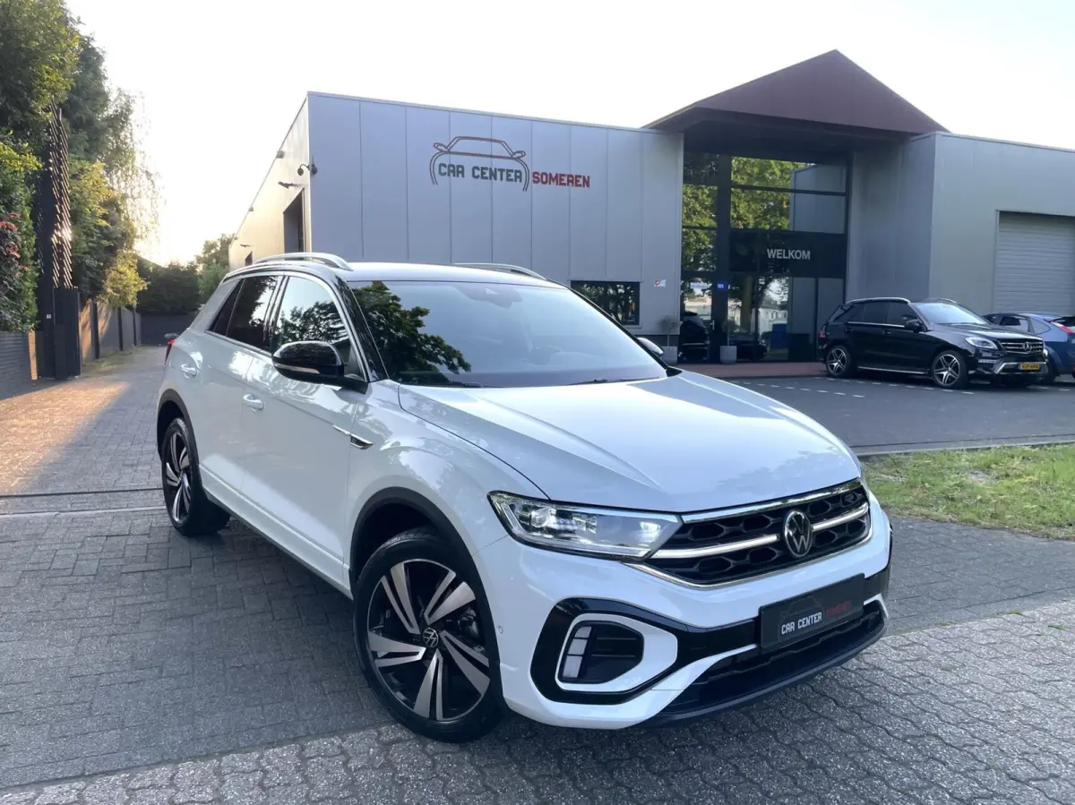 1.5 TSI R-Line Business+/ Cam/ Keyless/ IQ LED/ CarPlay/ 18''LMV