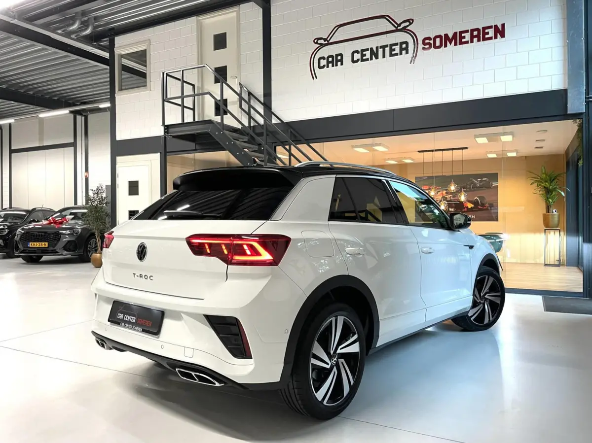 1.5 TSI R-Line Business+/ Cam/ Keyless/ IQ LED/ CarPlay/ 18''LMV