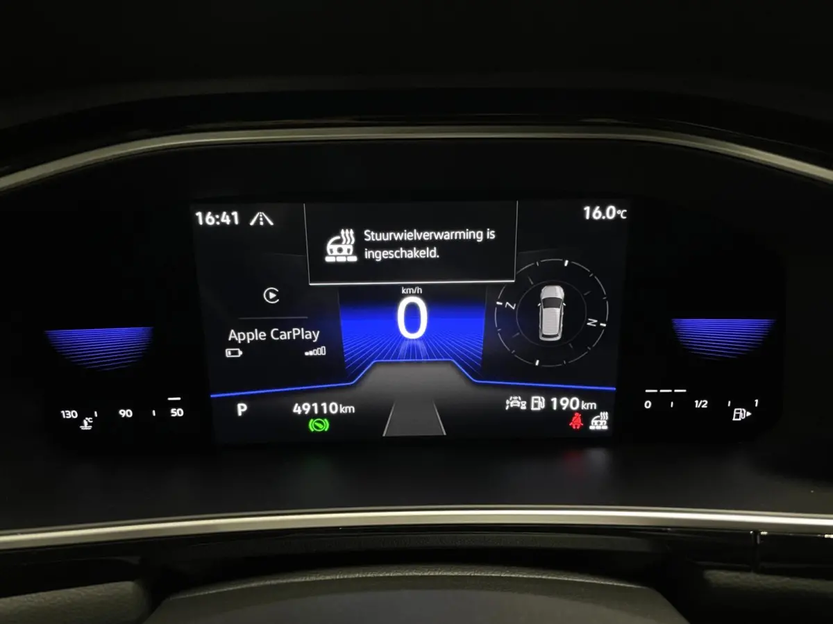 1.5 TSI R-Line Business+/ Cam/ Keyless/ IQ LED/ CarPlay/ 18''LMV