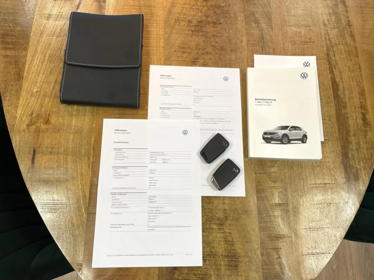 1.5 TSI R-Line Business+/ Cam/ Keyless/ IQ LED/ CarPlay/ 18''LMV