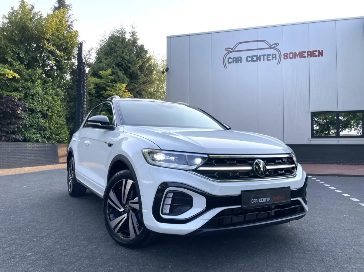 1.5 TSI R-Line Business+/ Cam/ Keyless/ IQ LED/ CarPlay/ 18''LMV