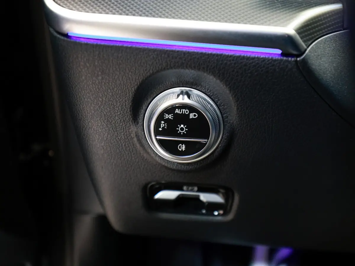 300e AVANTGARDE ** HIGH LED, NAVI+, MEMORY, CAMERA, WINTER ** 1e EIG - Ex MB-AG - UNFALLFREI ** ** INFORMEER OOK NAAR ONZE AANTREKKELIJKE FINANCIAL-LEASE TARIEVEN **