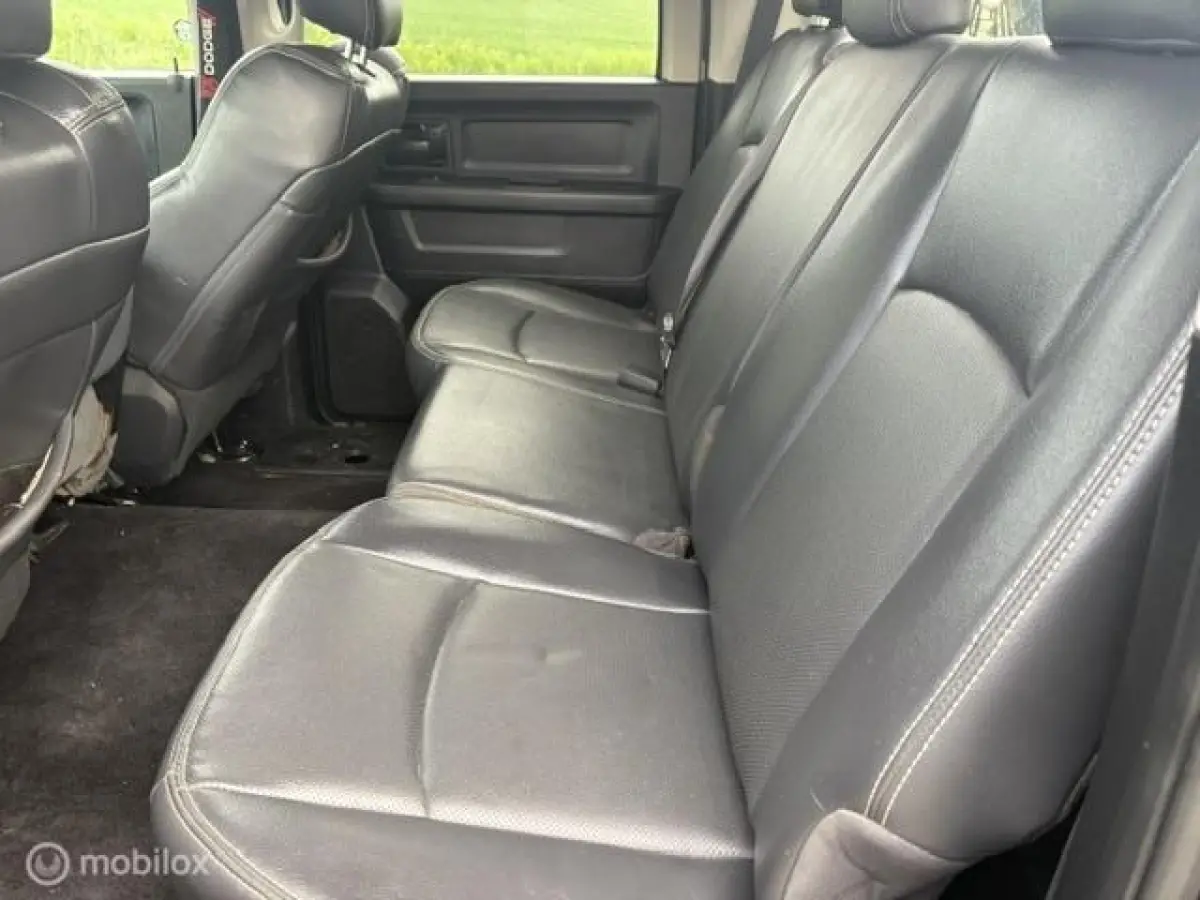 1500 4X4 5.7 V8 4x4 Quad Cab 6'4 super dik !!!