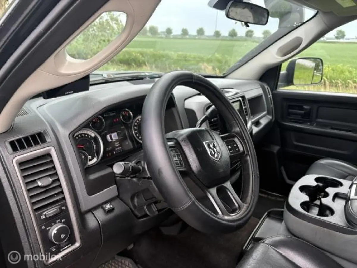 1500 4X4 5.7 V8 4x4 Quad Cab 6'4 super dik !!!