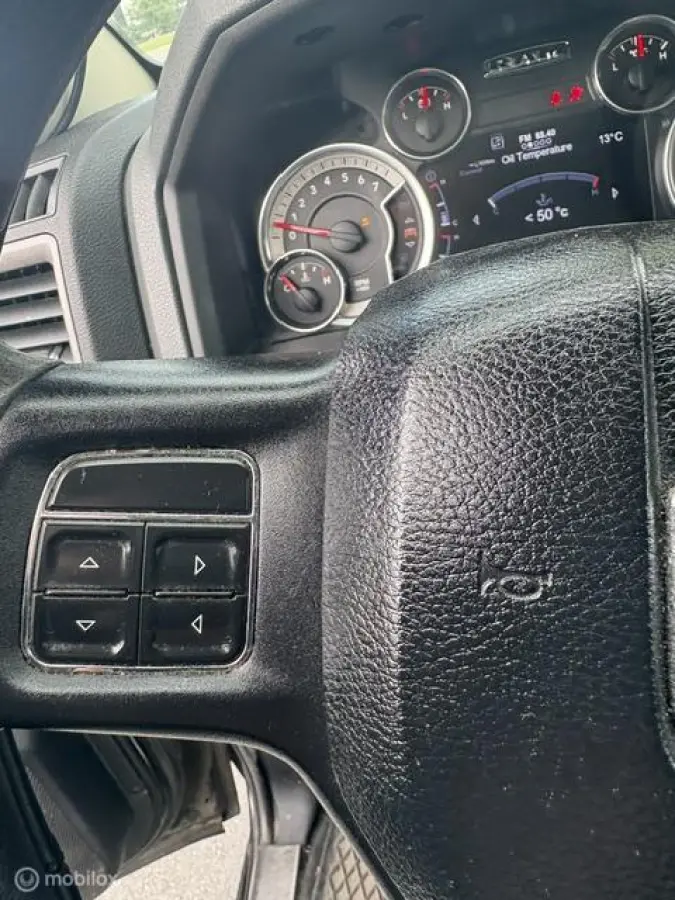 1500 4X4 5.7 V8 4x4 Quad Cab 6'4 super dik !!!